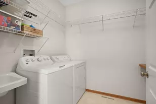 7912 Victoria Curve, Saint Louis Park, MN 55426 - Photo 23