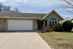 2733 Campus Ln, Albert Lea, MN 56007 - Photo 1