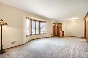 937 15th St W, Hastings, MN 55033 - Photo 9