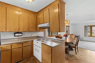 2142 Rice Creek Rd, New Brighton, MN 55112 - Photo 3