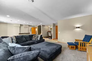 1776 McMenemy St, Maplewood, MN 55117 - Photo 27