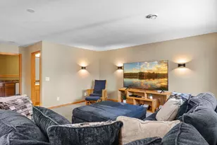 1776 McMenemy St, Maplewood, MN 55117 - Photo 25