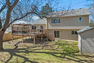 1776 McMenemy St, Maplewood, MN 55117 - Photo 43