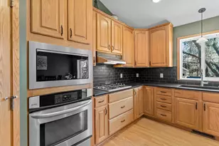 1776 McMenemy St, Maplewood, MN 55117 - Photo 9