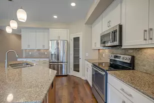 8761 Upper 7th Pl N, Lake Elmo, MN 55042 - Photo 9