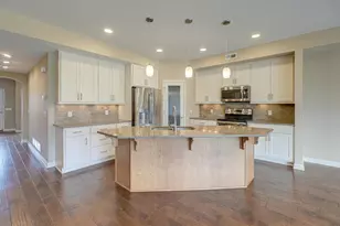 8761 Upper 7th Pl N, Lake Elmo, MN 55042 - Photo 7