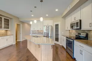 8761 Upper 7th Pl N, Lake Elmo, MN 55042 - Photo 11