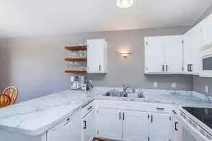 4228 Bridgewood Terrace, Vadnais Heights, MN 55127 - Photo 9