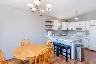 4228 Bridgewood Terrace, Vadnais Heights, MN 55127 - Photo 7