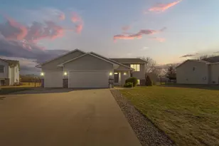 729 O'Brien Pkwy, Belle Plaine, MN 56011 - Photo 27