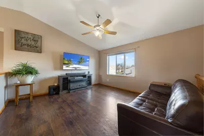 729 Obrien Parkway, Belle Plaine, MN 56011 - Photo 3