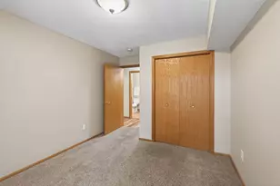 2496 County Rd C2 W, Roseville, MN 55113 - Photo 19