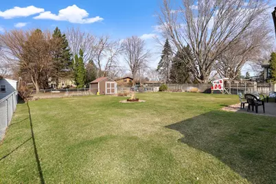 1054 Naumkeag Street S, Shakopee, MN 55379 - Photo 3