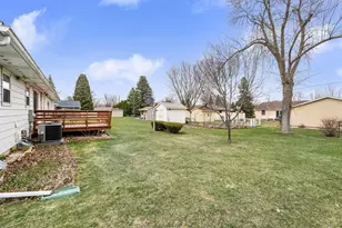 2005 11th St SW, Austin, MN 55912 - Photo 11