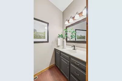 2050 Oakwood Ridge, Chanhassen, MN 55317 - Photo 27