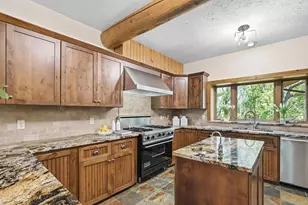 2050 Oakwood Ridge, Chanhassen, MN 55317 - Photo 31