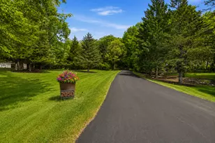 2050 Oakwood Ridge, Chanhassen, MN 55317 - Photo 15