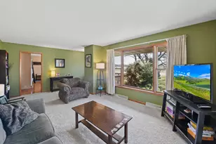 694 Glover Rd, River Falls, WI 54022 - Photo 7