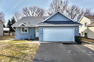 1621 Forest Glen Cir, Saint Augusta, MN 56301 - Photo 1