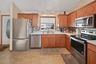 1621 Forest Glen Cir, Saint Augusta, MN 56301 - Photo 7