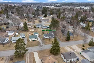 924 Clover Ln, Grand Rapids, MN 55744 - Photo 5