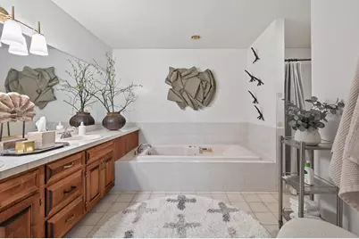 125 Wildwood Bay Drive, Mahtomedi, MN 55115 - Photo 31