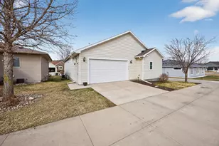 1948 Hadley Creek Dr NE, Rochester, MN 55906 - Photo 35