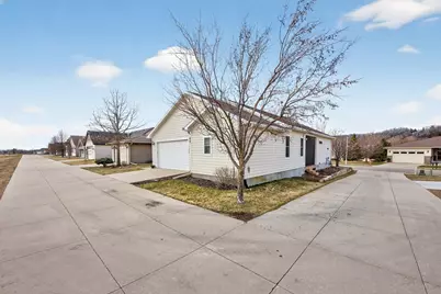 1948 Hadley Creek Drive NE, Rochester, MN 55906 - Photo 33