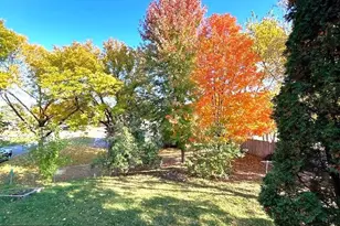 1712 James Ct, Burnsville, MN 55337 - Photo 27