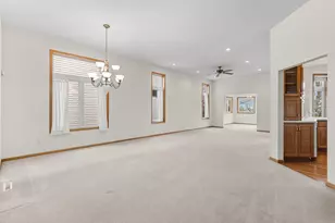 10471 Spyglass Dr, Eden Prairie, MN 55347 - Photo 9