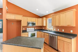 117 Valley Ct, Cannon Falls, MN 55009 - Photo 9