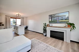 907 E 4th St, Winona, MN 55987 - Photo 3