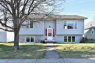 907 E 4th St, Winona, MN 55987 - Photo 23