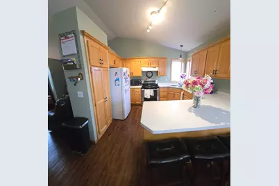 920 W 9th Street, Rush City, MN 55069 - Photo 5