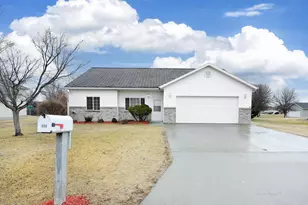 506 2nd St NW, Dilworth, MN 56529 - Photo 1