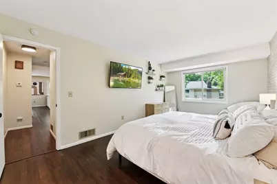 1042 Pontiac Lane, Chanhassen, MN 55317 - Photo 17