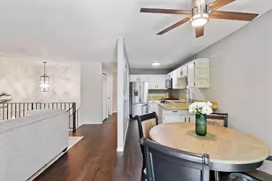 1042 Pontiac Ln, Chanhassen, MN 55317 - Photo 9