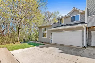 547 Woodduck Dr, Woodbury, MN 55125 - Photo 1