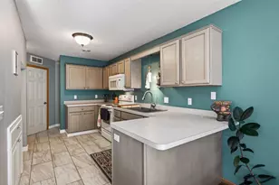 8606 Quarry Ridge Ln, Woodbury, MN 55125 - Photo 11