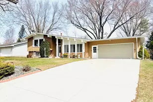 7829 Alden Way NE, Fridley, MN 55432 - Photo 3