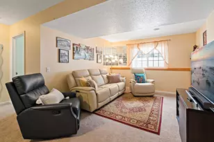 3690 Commonwealth Rd, Woodbury, MN 55125 - Photo 15