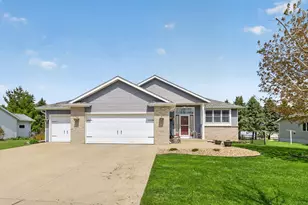 945 Golfers Ct SE, Rochester, MN 55904 - Photo 1