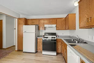14264 Glencove Path, Apple Valley, MN 55124 - Photo 7