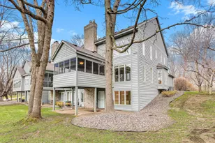 101 Wildwood Bay Dr, Mahtomedi, MN 55115 - Photo 1