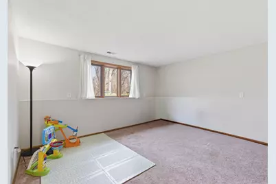 2044 Burke Avenue E, North Saint Paul, MN 55109 - Photo 35