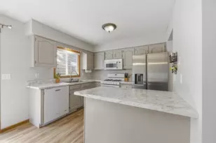 2044 Burke Ave E, North Saint Paul, MN 55109 - Photo 21