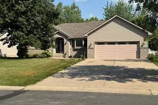955 Lakewood Dr S W, Hutchinson, MN 55350 - Photo 1