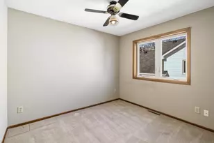 2015 Heritage Dr, Shakopee, MN 55379 - Photo 9