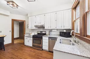 1008 Grotto St N, Saint Paul, MN 55103 - Photo 3