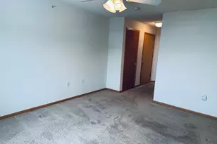 2231 Penn Pl, North Saint Paul, MN 55109 - Photo 9